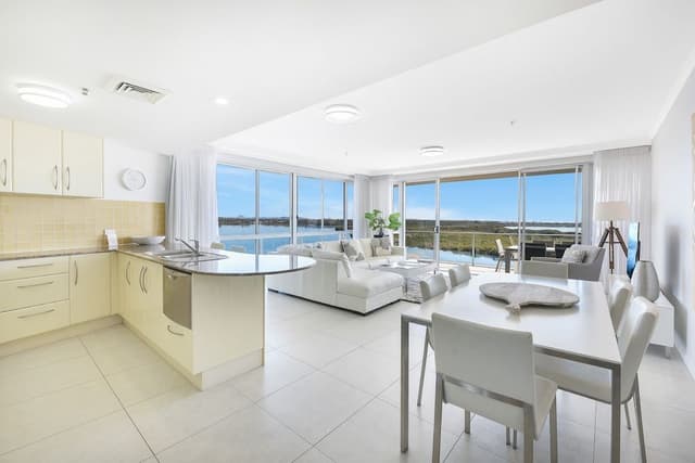 1 BR Premium Water View