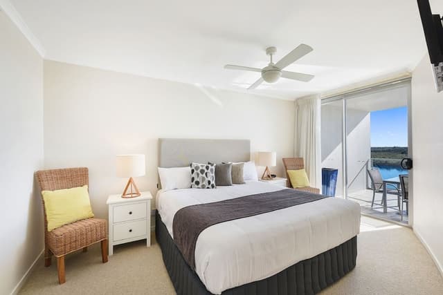 1 BR Premium Water View