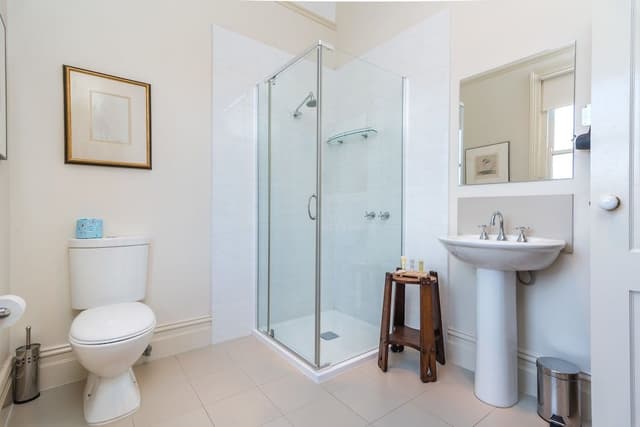 Olley Room Queen Private External Bathroom