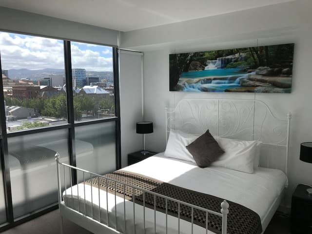 1 Bedroom in 2-Bedroom Apartment