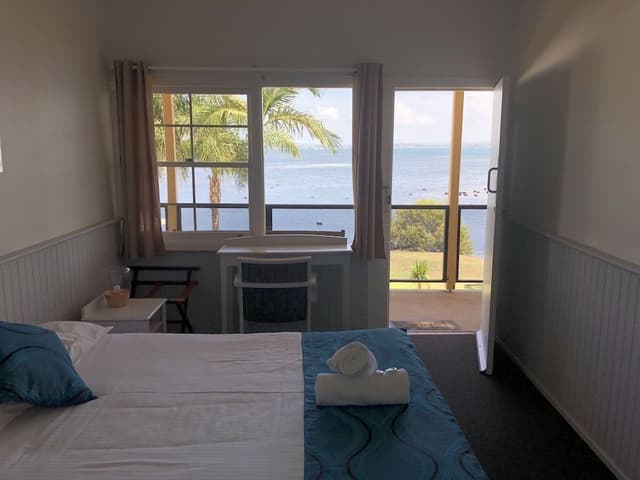 Room, 1 Queen Bed, Lake View