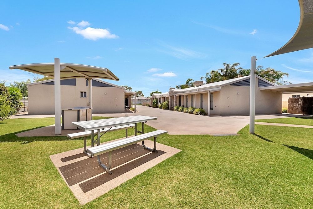 Kennedy Holiday Villas2