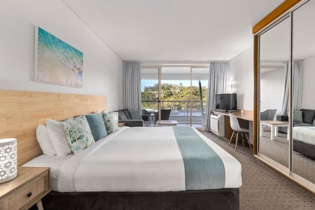Two Bedroom Apartment with Spa