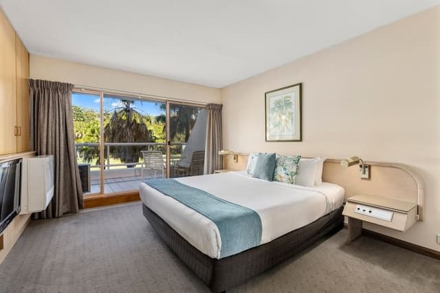 Three Bedroom Apartment with Spa