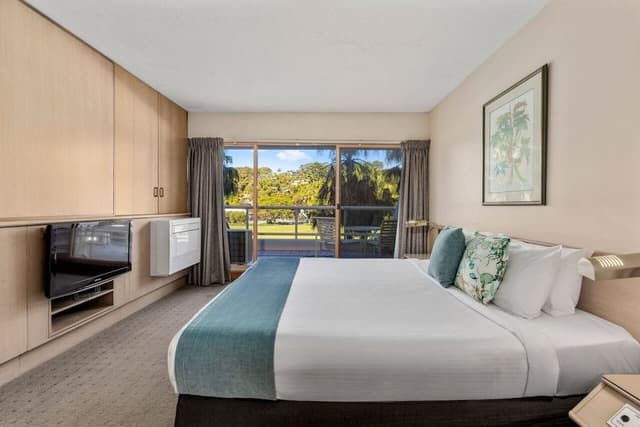 Three Bedroom Apartment with Spa