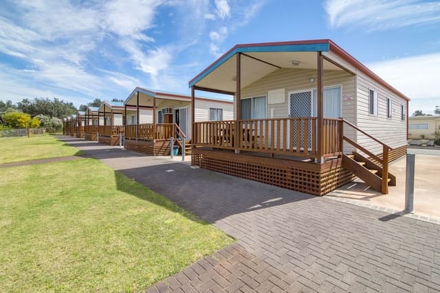 Deluxe 2 Bedroom Cabin