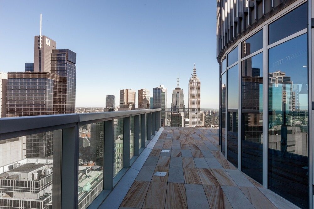 U101 Brunswick Living Brand New Deluxe Balcony Apartment close to Airport and CBD3