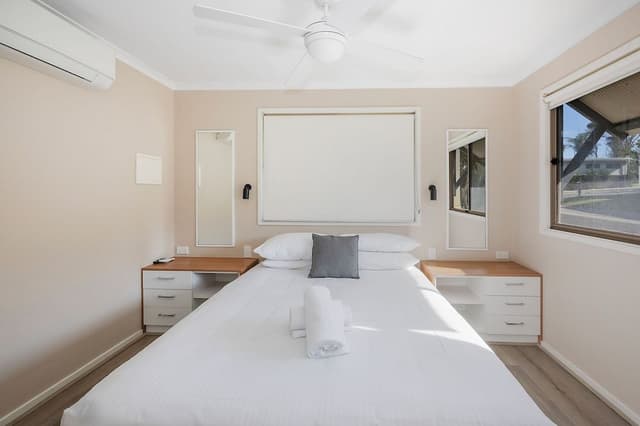 Deluxe Cabin - Sleeps 5 - Dog Friendly