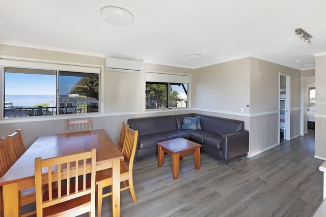 Deluxe Cabin - Sleeps 5 - Dog Friendly
