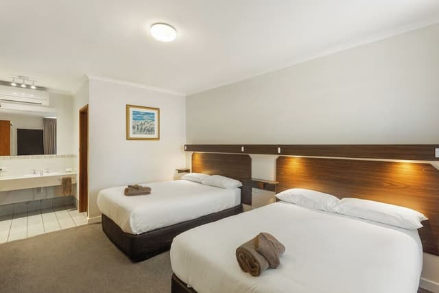 Twin Room, 2 Double Beds