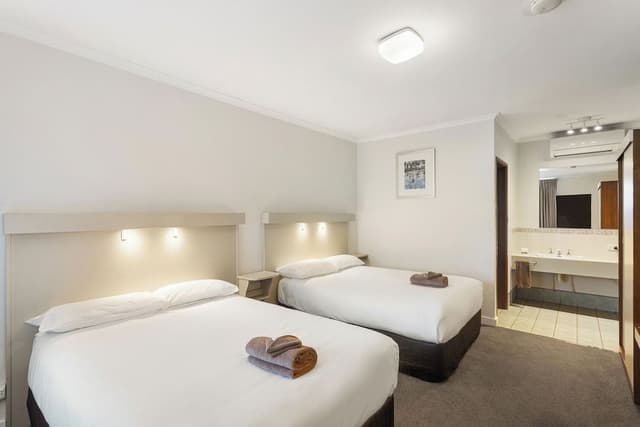 Twin Room, 2 Double Beds