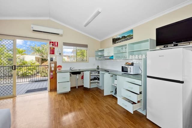 Deluxe Cabin Accessible - Sleeps 4 - Dog Friendly