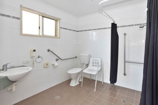 Deluxe Cabin Accessible - Sleeps 4 - Dog Friendly