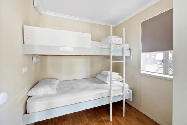 Deluxe Cabin Accessible - Sleeps 4 - Dog Friendly