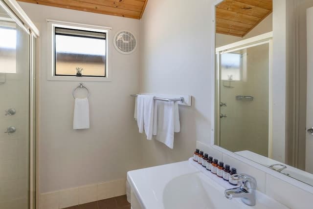 Deluxe Cabin - Sleeps 6