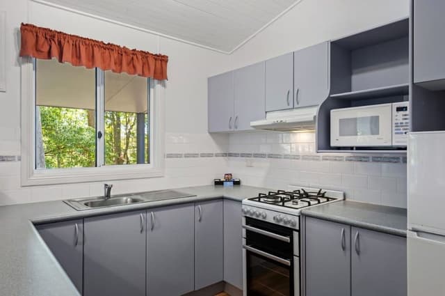 Deluxe 2 Bedroom Treetop Spa Cabin