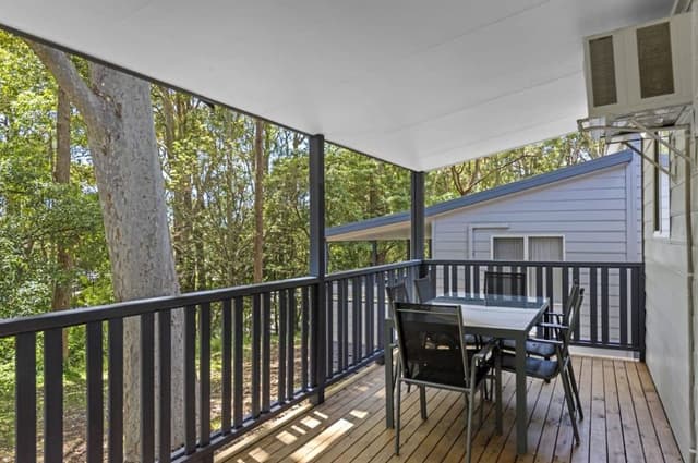 Deluxe 2 Bedroom Treetop Spa Cabin
