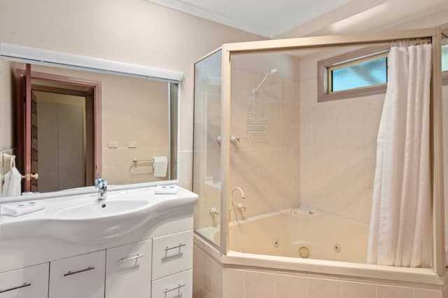 Deluxe 3 Bedroom Spa Villa