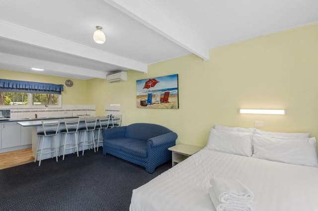Superior 1 Bedroom Cabin