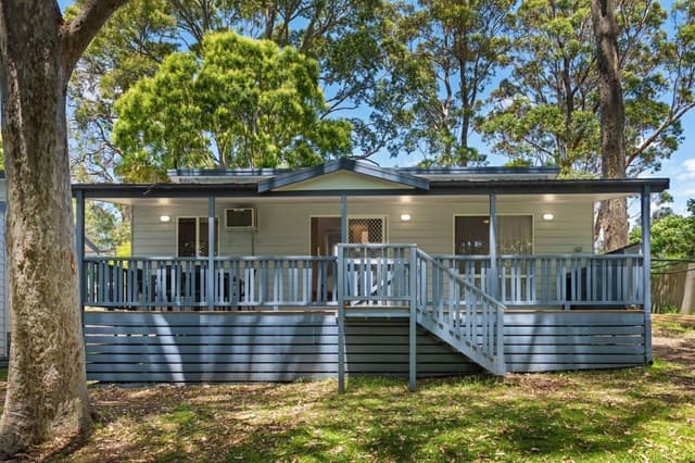 Deluxe 2 Bedroom Treetop Spa Cabin