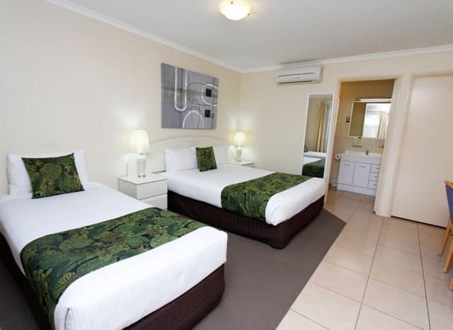 Twin Room, Multiple Beds