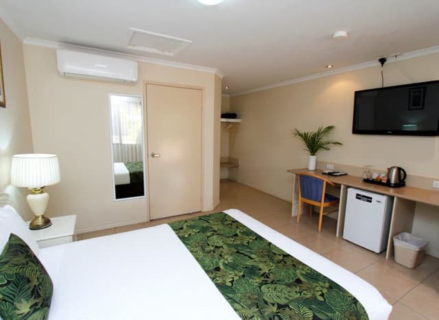 Room, 1 Queen Bed, Accessible