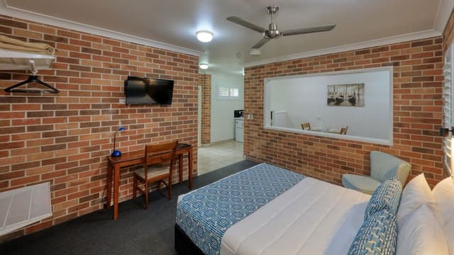 Executive Queen Room