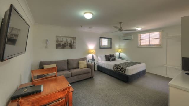 Executive Queen Room