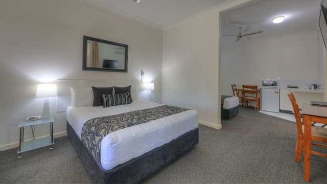 Executive Queen Room