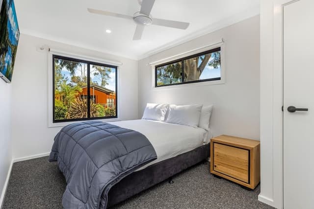 Family Cabin (Sleeps 5) Wheelchair Accessible