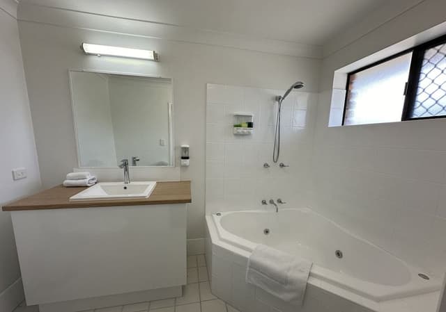 Executive Room, 1 Queen Bed, Non Smoking, Jetted Tub