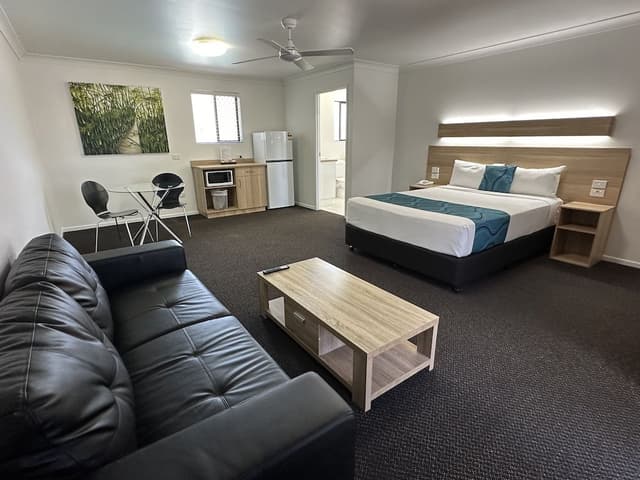 Executive Room, 1 Queen Bed, Non Smoking, Jetted Tub
