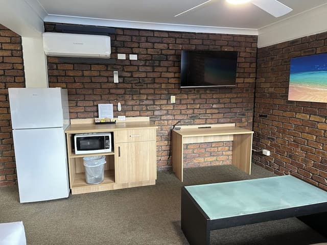 Standard Room, 1 Queen Bed, Non Smoking, Balcony (Standard Queen Room)