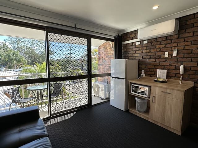 Standard Room, 1 Queen Bed, Non Smoking, Balcony (Standard Queen Room)