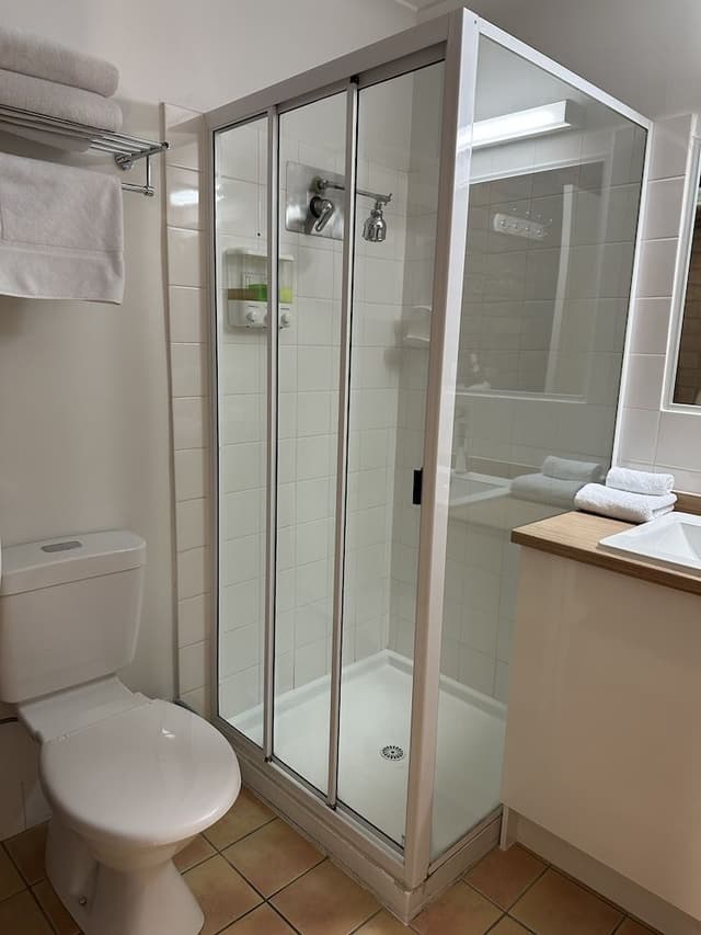 Standard Room, 1 Queen Bed, Non Smoking, Balcony (Standard Queen Room)