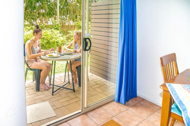 One Bedroom Apartment Queen & Single Not Pet Friendly