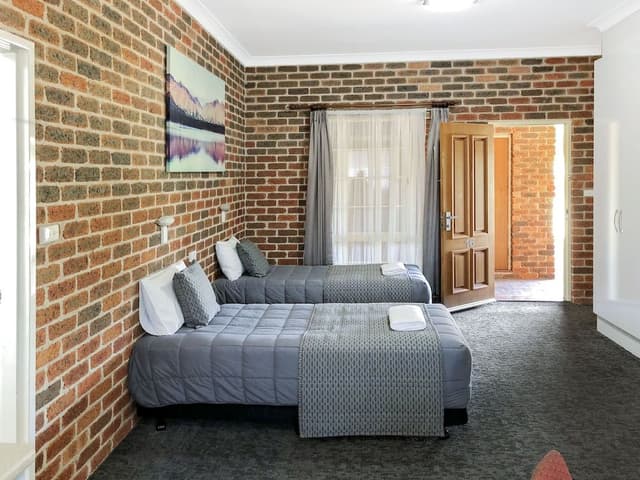 Family Room, Multiple Beds