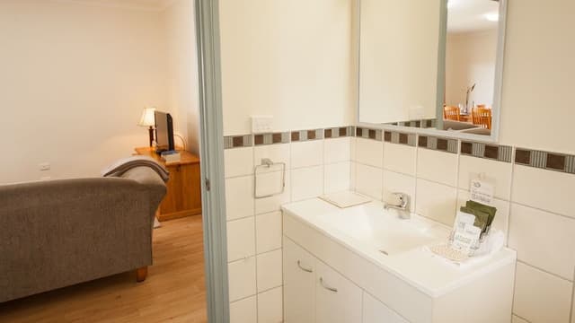 Classic Cottage, Multiple Beds, Refrigerator & Microwave, Garden Area