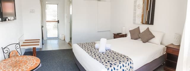 Motel Room Queen