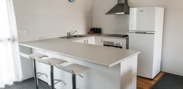 1 Bedroom Large Family Unit