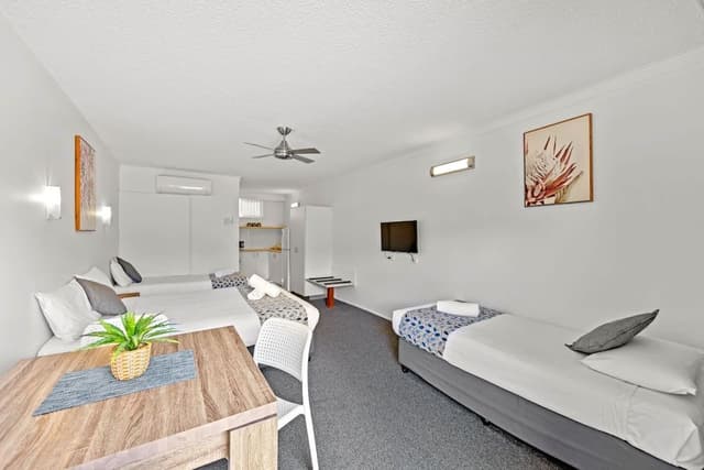 Motel Room Quad