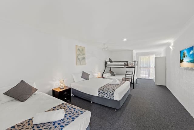 1 Bedroom Large Family Unit