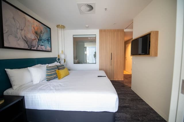 Executive Studio, 1 King Bed with Sofa bed, Bathtub
