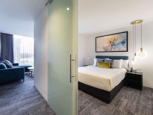 Executive Studio, 1 King Bed with Sofa bed, Bathtub