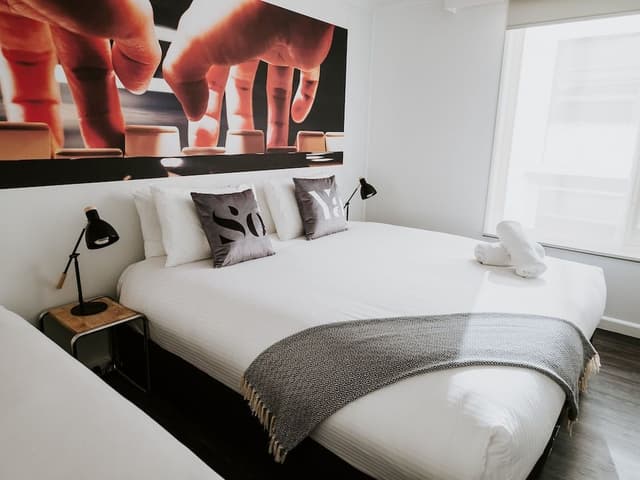 Deluxe One Bedroom Apartment