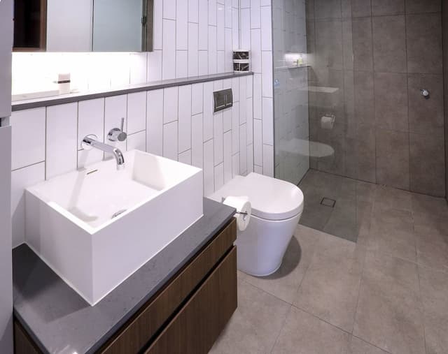 Two Bedrooms Two Bathrooms Executive Apartment with Balcony