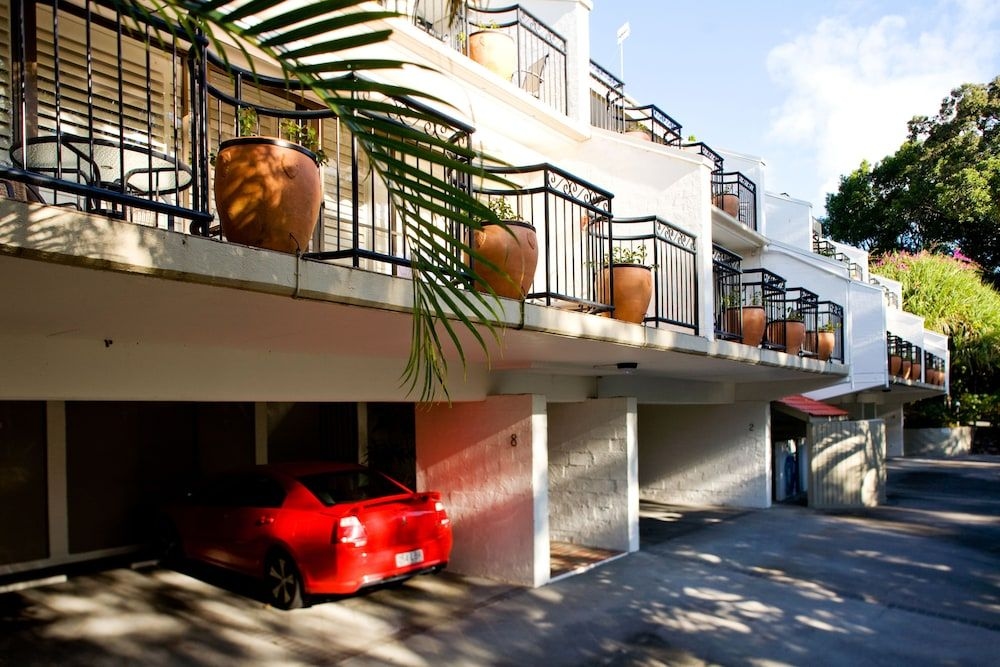 Bayona Apartments1