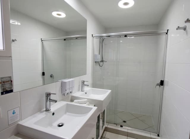Deluxe Twin Suite