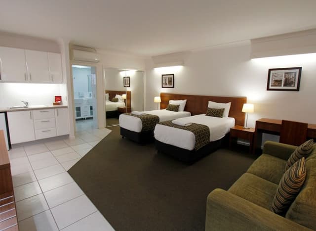 Deluxe Twin Suite