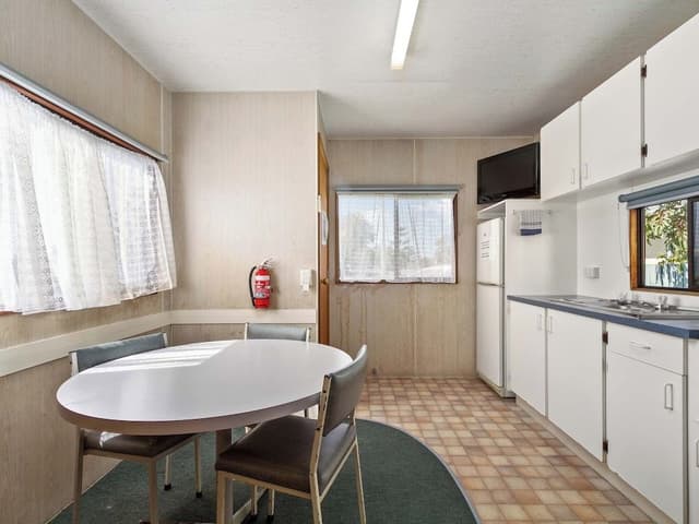 Economy Cabin